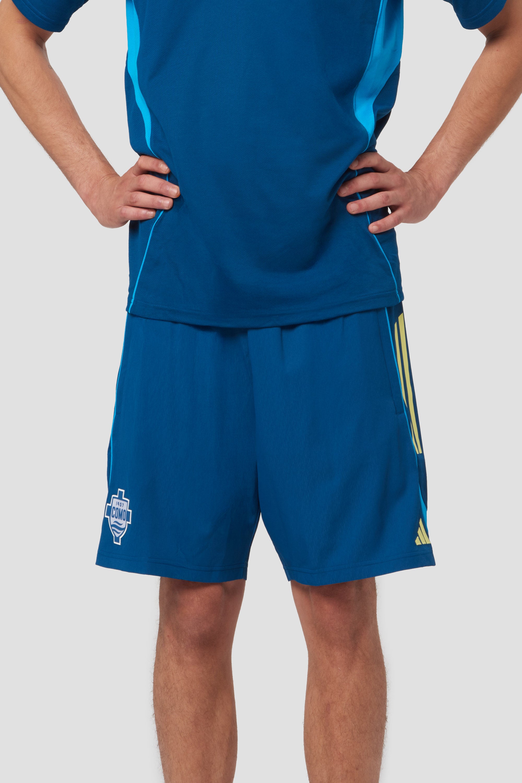 Como 1907 Off-pitch Shorts 2025/2026