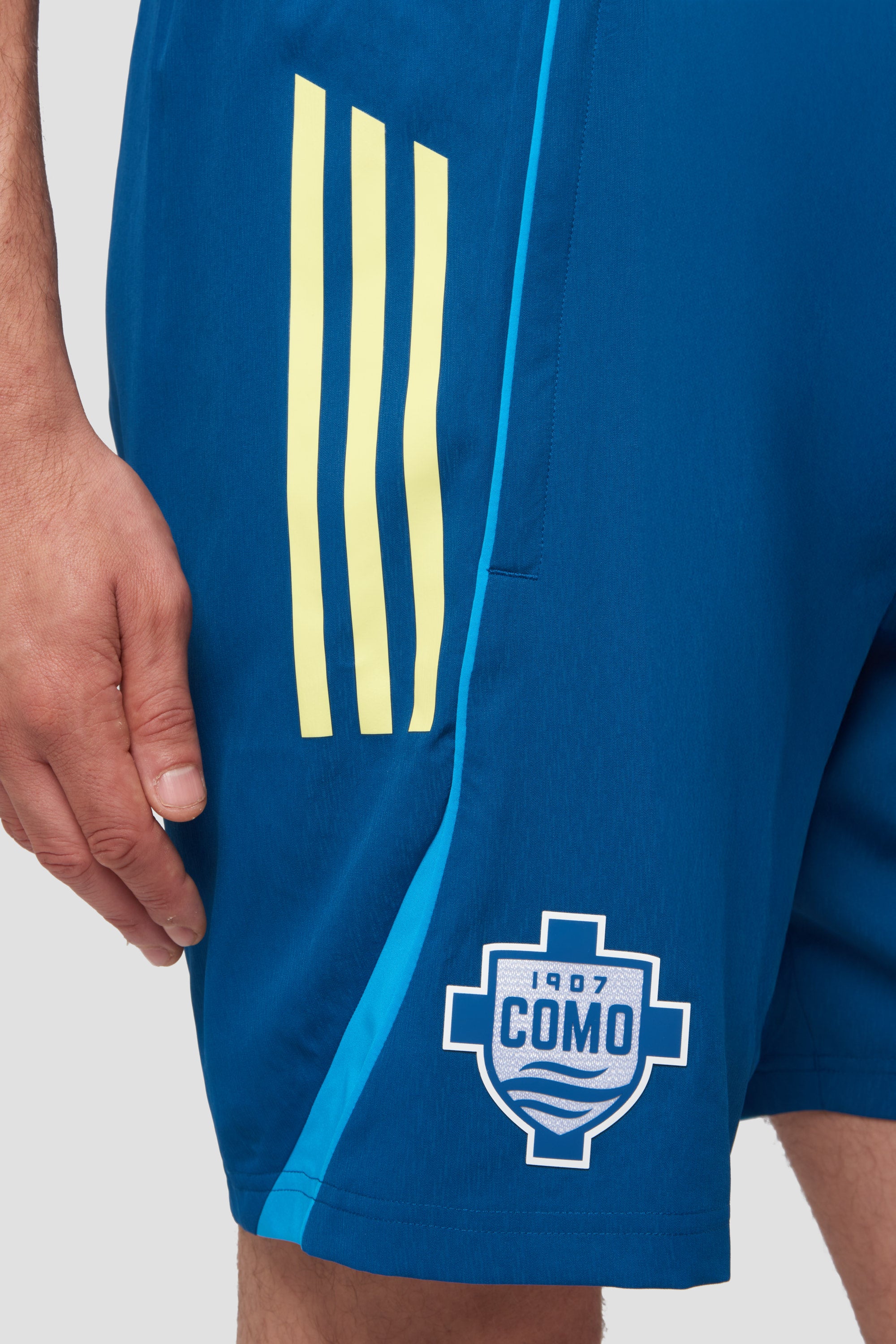 Como 1907 Off-pitch Shorts 2025/2026