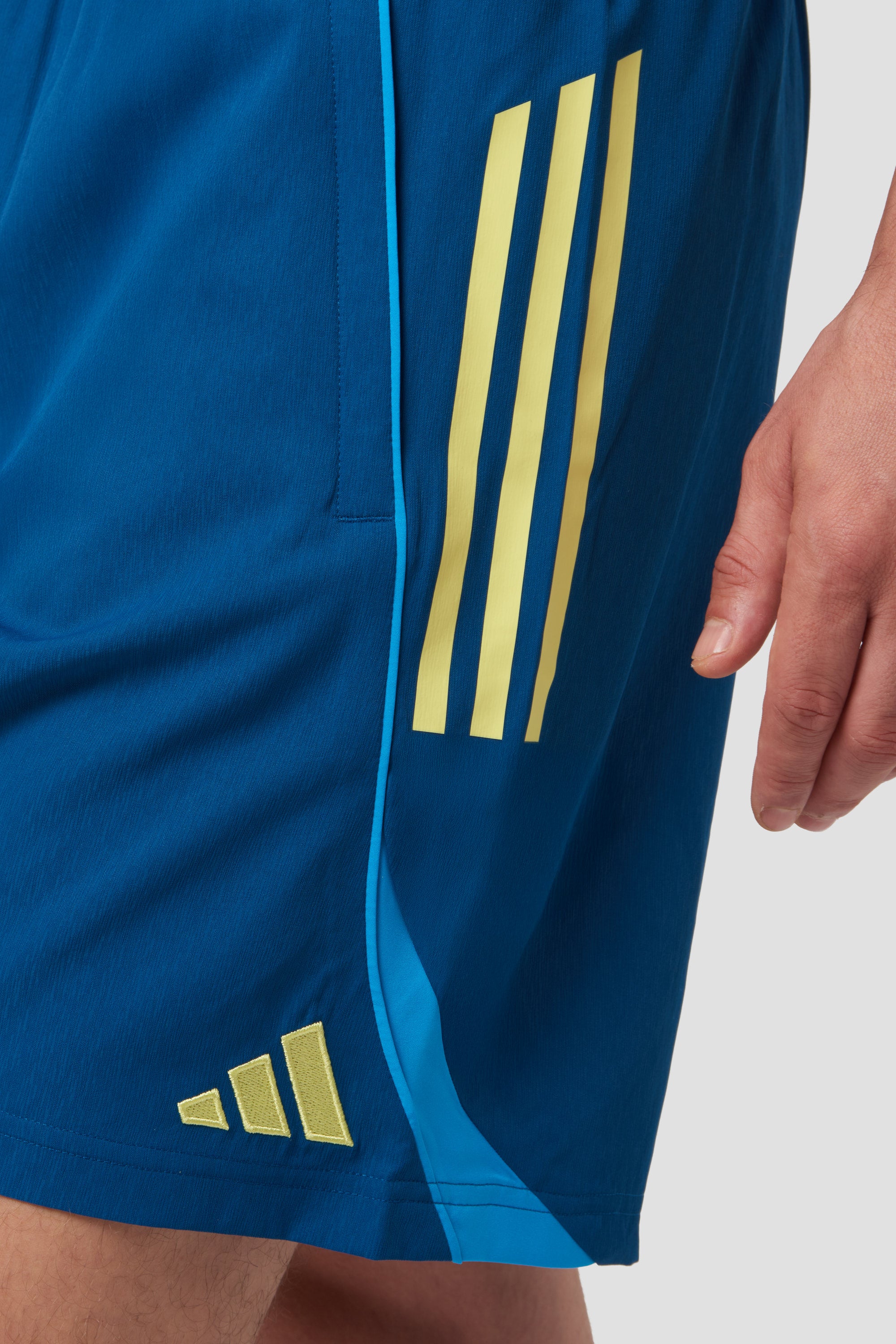 Como 1907 Off-pitch Shorts 2025/2026