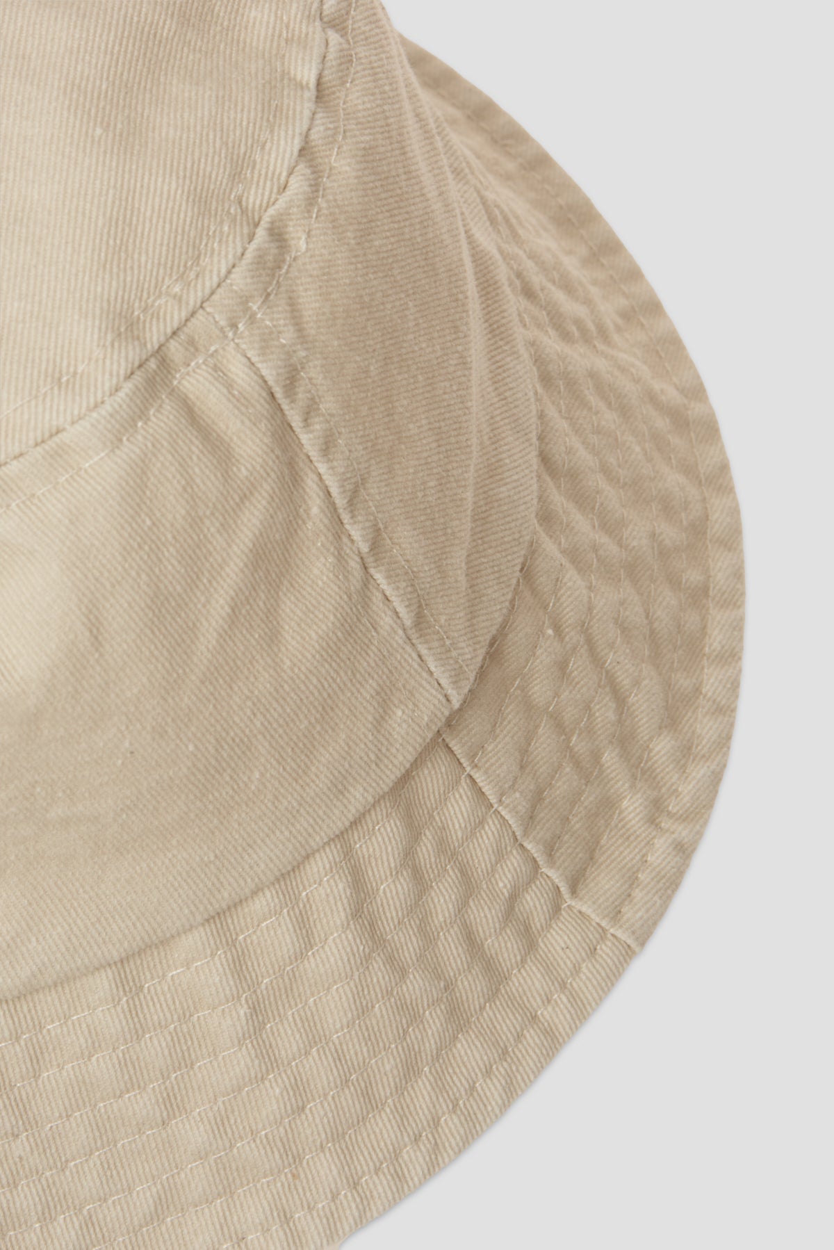 Como Cup Bucket Hat Beige