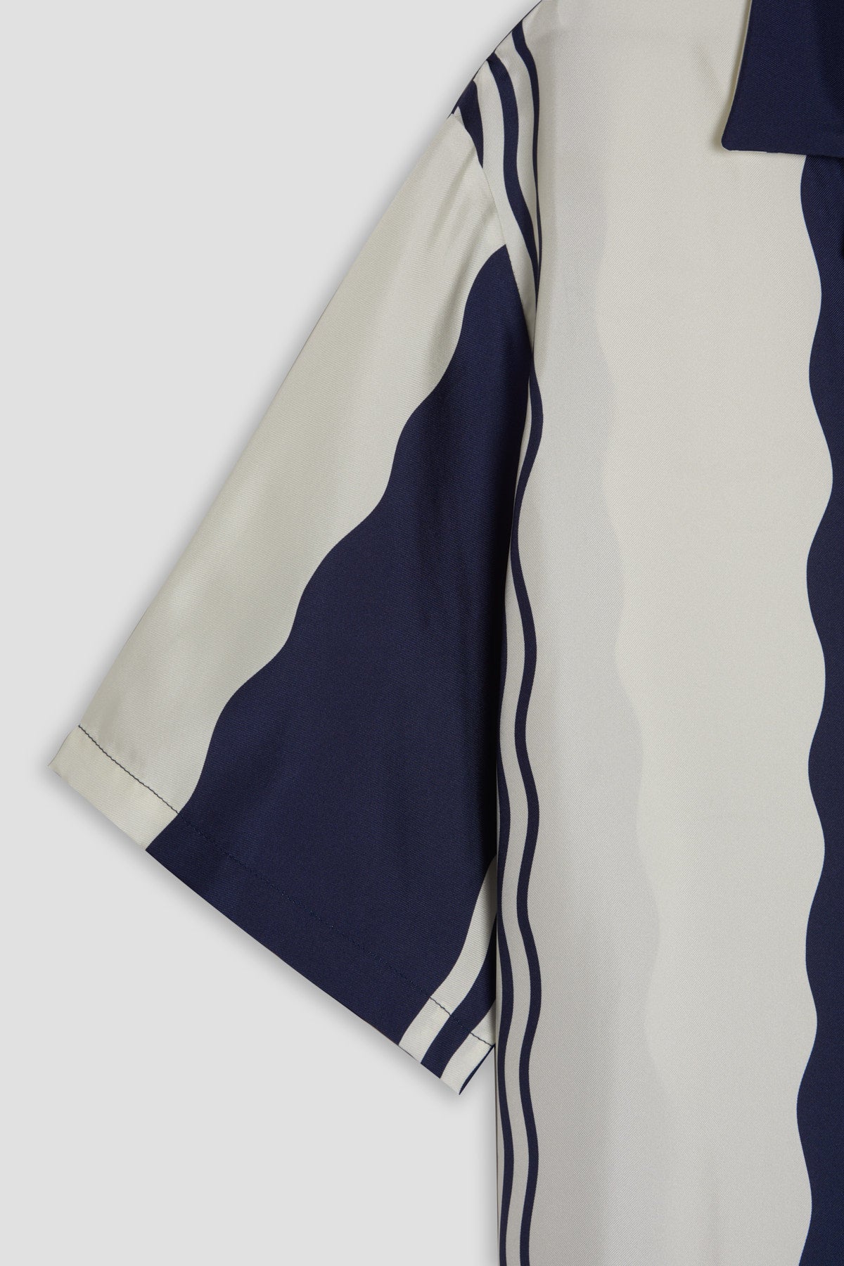 Como Cup Silk Shirt Navy Blue Waves