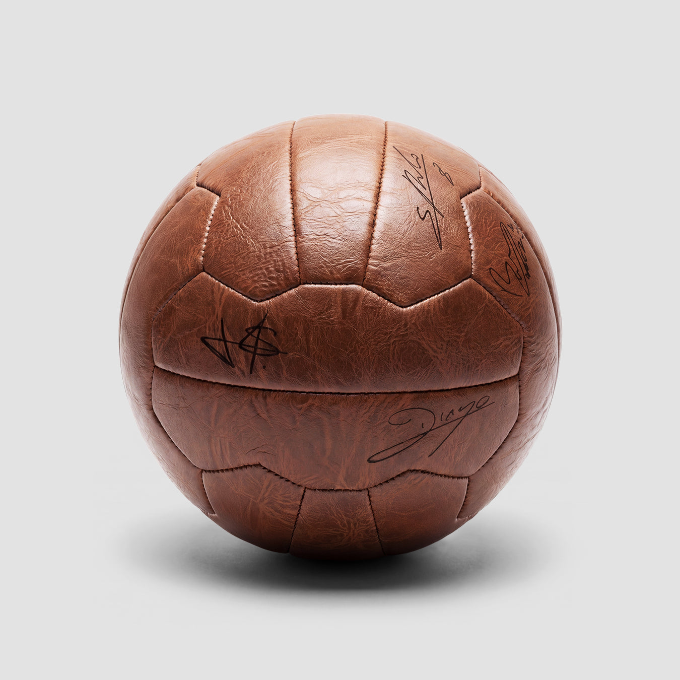 Como 1907 Vintage Ball Engraved Signature 